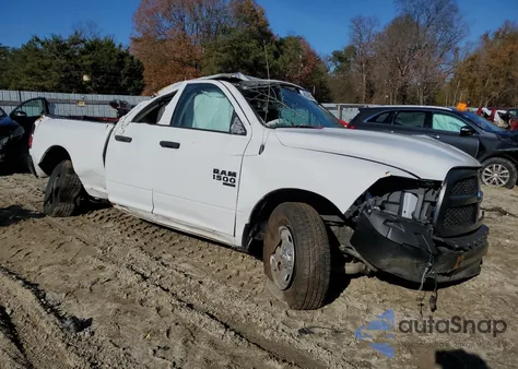 2022 Ram 1500 Classic Tradesman z USA, uszkodzony, nr VIN 1C6RR6FG9NS161759